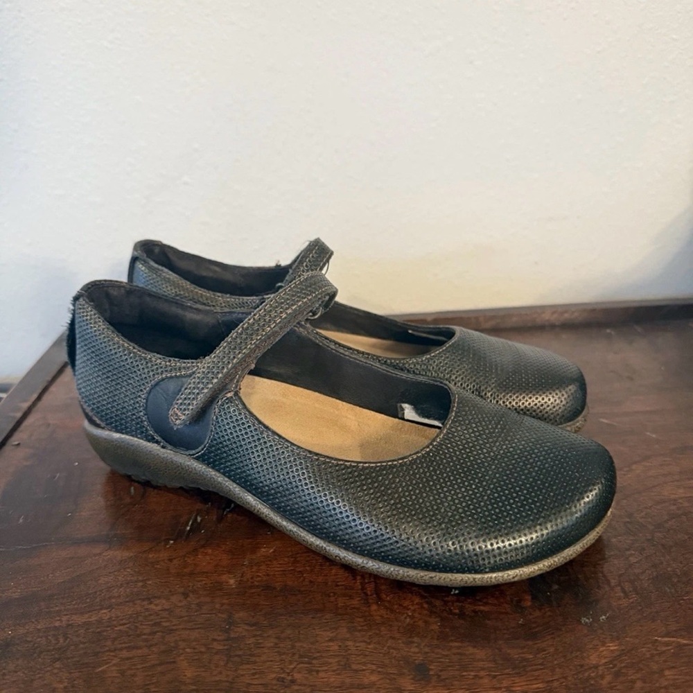 Naot Reka Black Mary Jane Leather Flats Comfort Sz 37 / 6-6.5 US